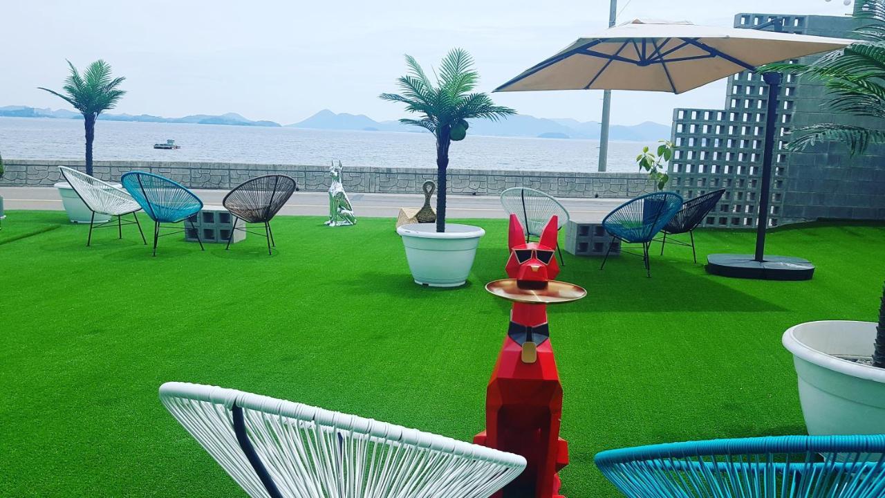 Gold Beach Resort Yeosu Extérieur photo