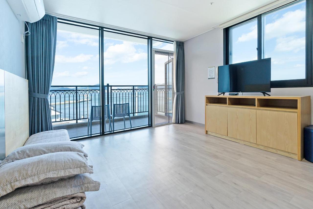 Gold Beach Resort Yeosu Extérieur photo