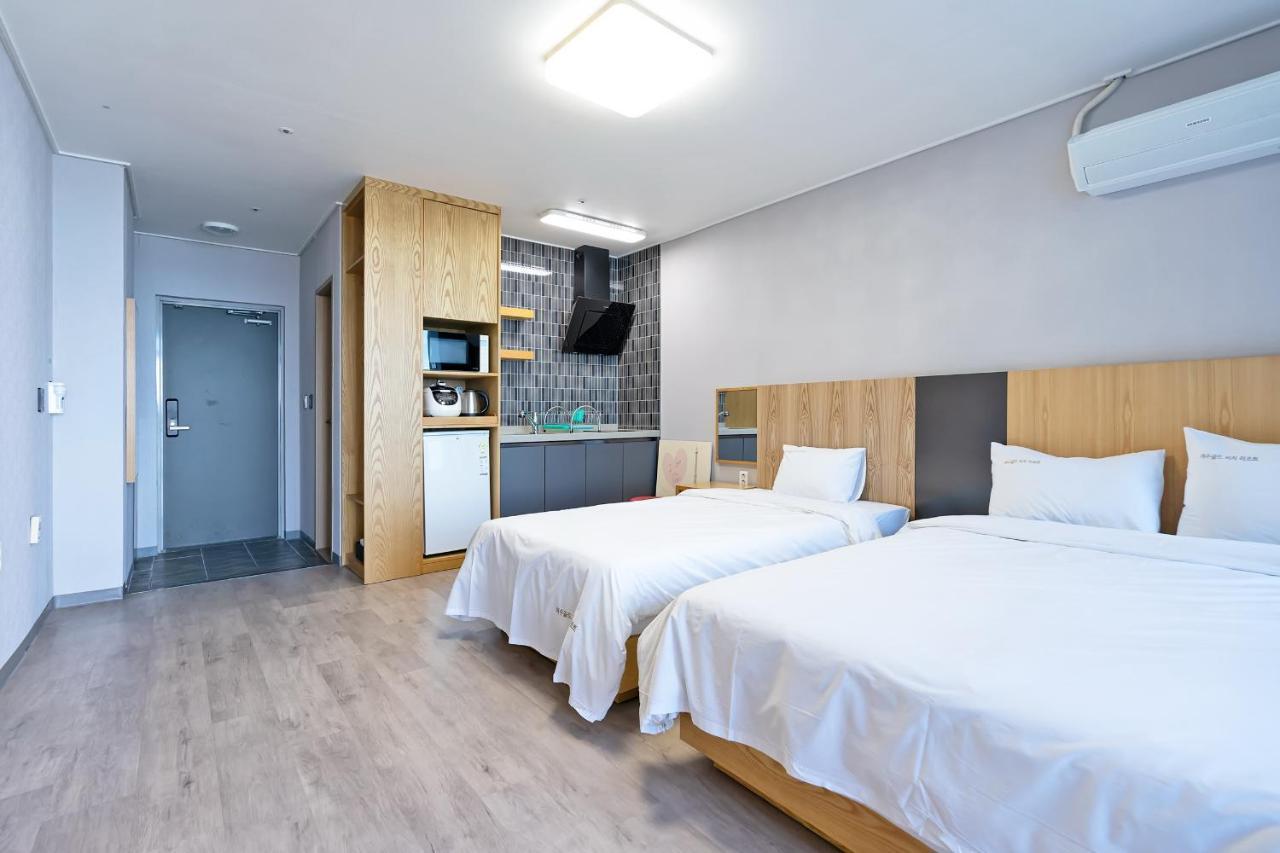 Gold Beach Resort Yeosu Extérieur photo