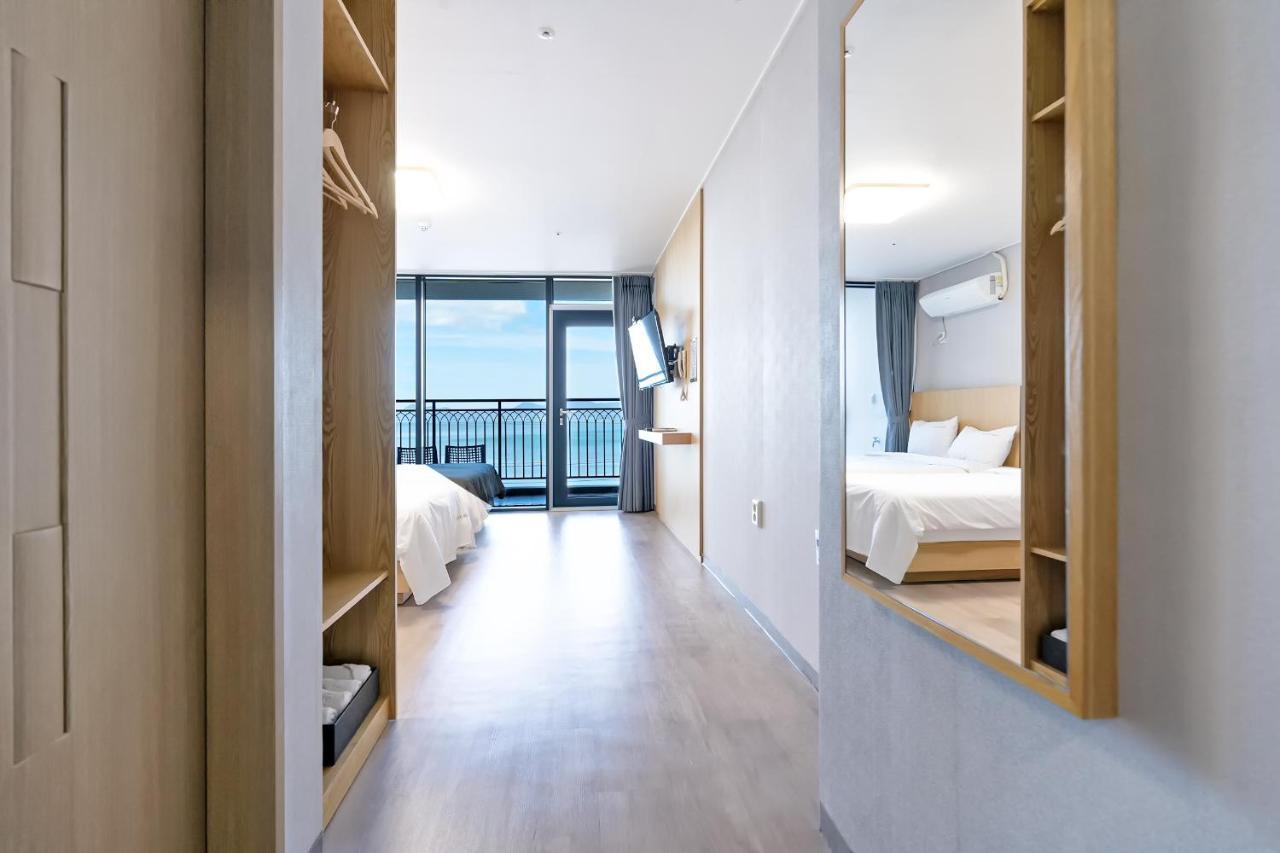 Gold Beach Resort Yeosu Extérieur photo