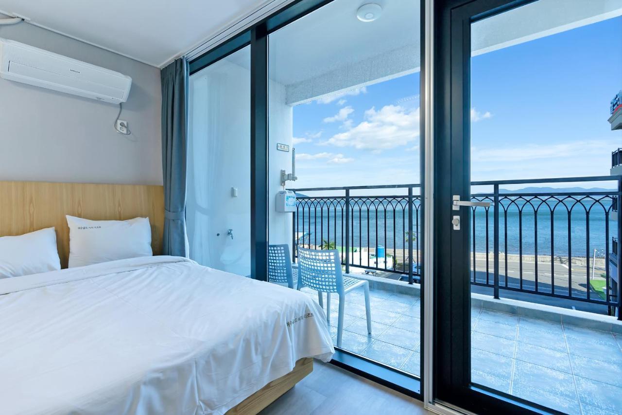Gold Beach Resort Yeosu Extérieur photo