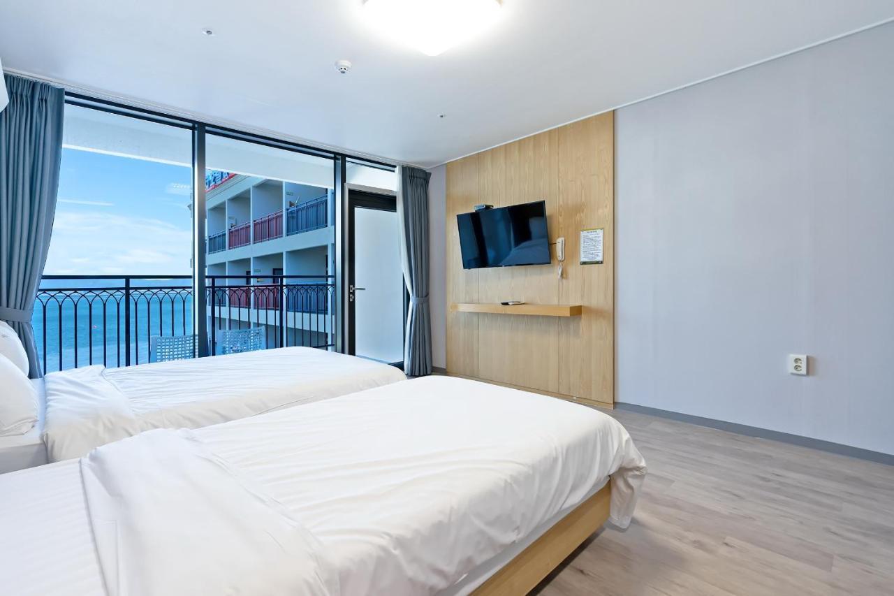 Gold Beach Resort Yeosu Extérieur photo