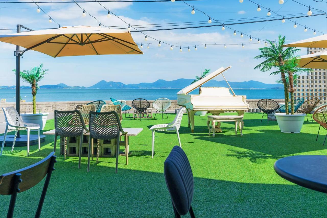 Gold Beach Resort Yeosu Extérieur photo