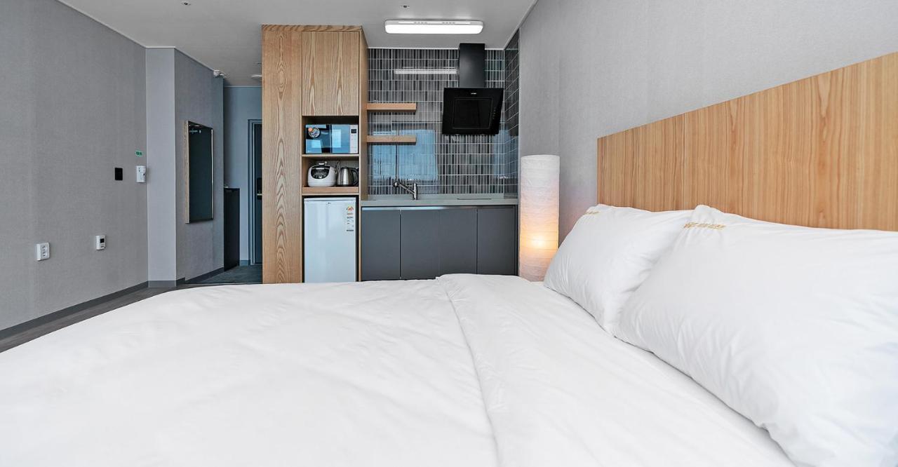 Gold Beach Resort Yeosu Extérieur photo