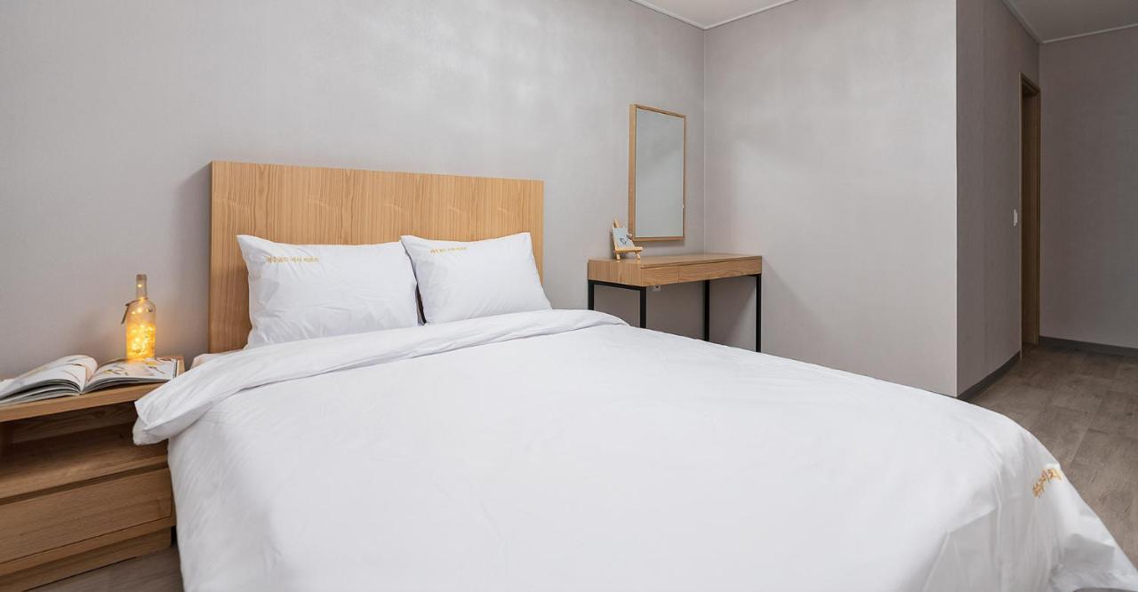 Gold Beach Resort Yeosu Extérieur photo