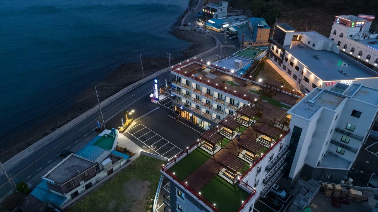 Gold Beach Resort Yeosu Extérieur photo