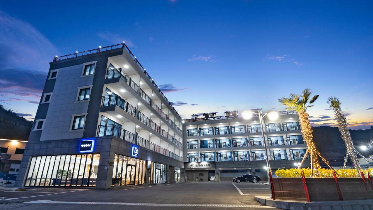 Gold Beach Resort Yeosu Extérieur photo